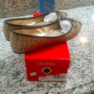 Womens' Guess Flats